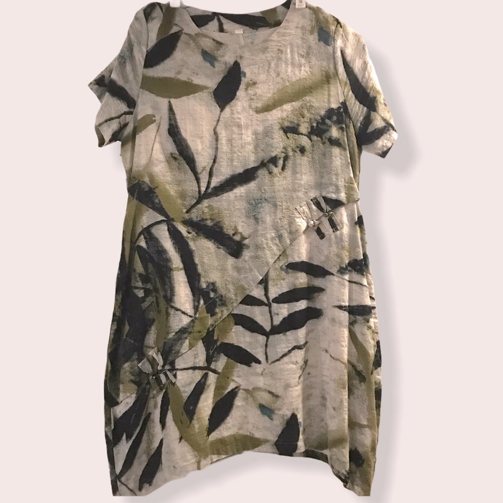 DRESS